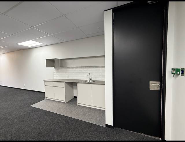 145M² OFFICE TO LET IN PARKTOWN
